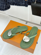 Load image into Gallery viewer, Treasure Sandals
