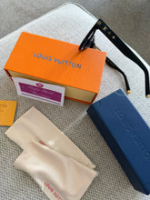 Load image into Gallery viewer, Logo Sunglasses
