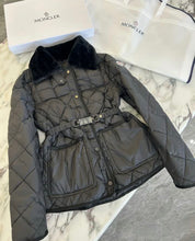 Load image into Gallery viewer, Cygne Jacket
