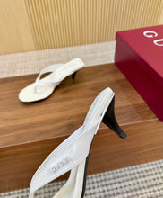 Load image into Gallery viewer, Thong Sandals
