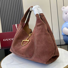 Load image into Gallery viewer, Maxi Softbit Bag
