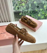 Load image into Gallery viewer, Shearling Loafers
