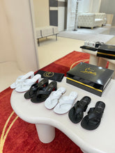 Load image into Gallery viewer, Leather Sandals
