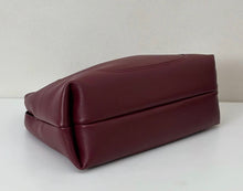 Load image into Gallery viewer, Maxi Softbit Bag
