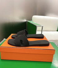 Load image into Gallery viewer, Oran Sandals
