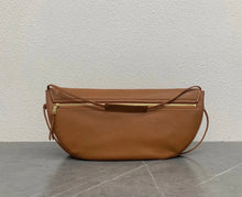 Load image into Gallery viewer, Halfmoon Bag
