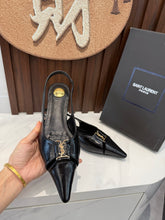 Load image into Gallery viewer, Leather Pumps
