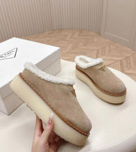 Load image into Gallery viewer, Fur Slippers
