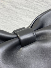 Load image into Gallery viewer, Medium Bow Bag
