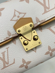 Camille Pochette