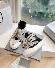 Load image into Gallery viewer, Hexa Trainers
