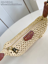 Load image into Gallery viewer, Hills Pochette
