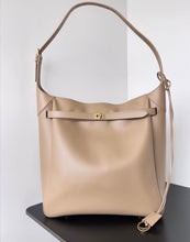 Load image into Gallery viewer, Bel Air Hobo Bag
