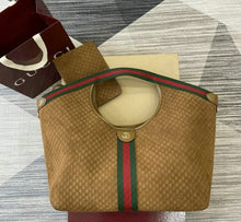 Load image into Gallery viewer, Giglio
