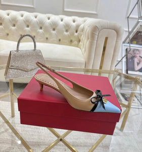 Bow Pumps