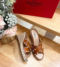 Load image into Gallery viewer, Studded Wedges
