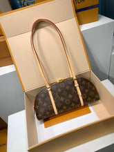 Load image into Gallery viewer, Squire Bag
