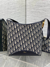 Load image into Gallery viewer, Bucket Bag
