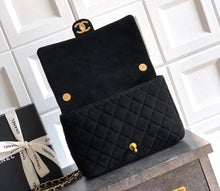 Load image into Gallery viewer, Suede Flap Bag

