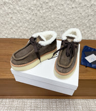Load image into Gallery viewer, Shearling Boots
