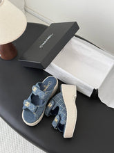 Load image into Gallery viewer, CC Sandals
