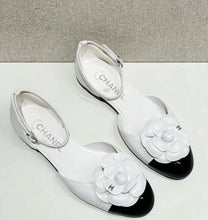 Load image into Gallery viewer, CC Camellia Sandals
