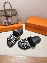 Load image into Gallery viewer, Chypre Sandals
