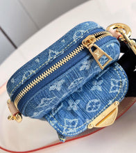 Load image into Gallery viewer, Denim Pochette
