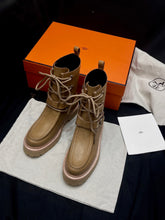 Load image into Gallery viewer, Land Boots

