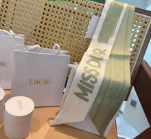 Load image into Gallery viewer, Silk Twilly Scarf
