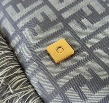 Load image into Gallery viewer, Baguette
