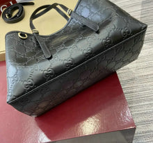 Load image into Gallery viewer, GG Shopping Bag
