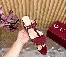 Load image into Gallery viewer, Horsebit Thong Sandals
