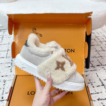 Load image into Gallery viewer, Timeout Trainers
