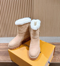Load image into Gallery viewer, Fur Boots
