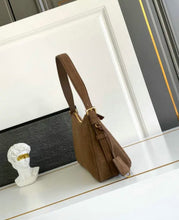 Load image into Gallery viewer, Aimee Medium Shoulder Bag
