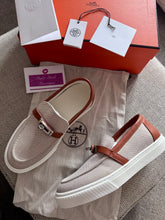 Load image into Gallery viewer, Lock Trainers
