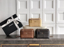 Load image into Gallery viewer, Mini Raffia Vanity
