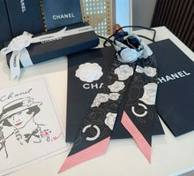 Load image into Gallery viewer, Silk Twilly Scarf
