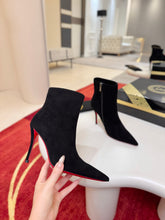 Load image into Gallery viewer, Leather Boots
