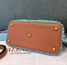 Load image into Gallery viewer, Raffia Tote
