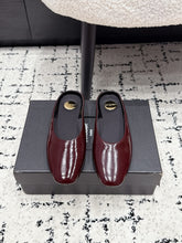 Load image into Gallery viewer, Leather Pumps
