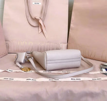 Load image into Gallery viewer, Leather Bucket Bag
