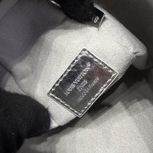 Load image into Gallery viewer, Side Trunk
