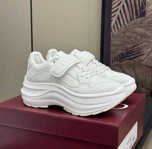 Wave Sneaker