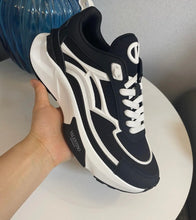 Load image into Gallery viewer, VLTN Sneaker
