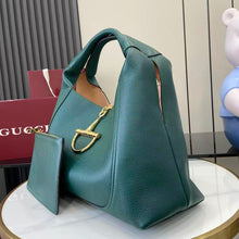 Load image into Gallery viewer, Maxi Softbit Bag
