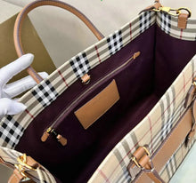 Load image into Gallery viewer, Freya Tote

