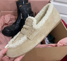 Load image into Gallery viewer, Shearling Loafers
