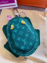 Load image into Gallery viewer, Frog Bag Charm/Keychain
